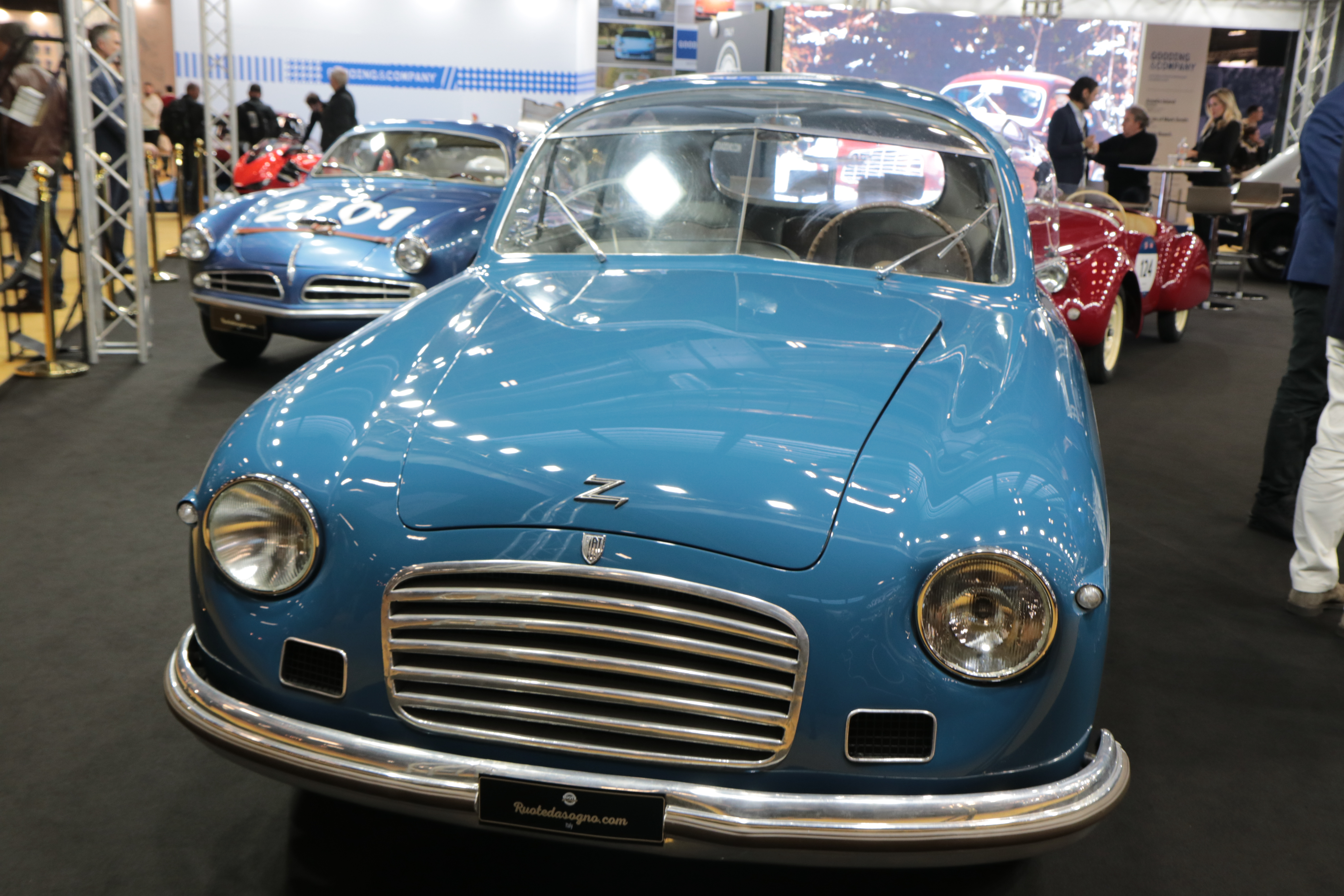 Retromobile 23-1  369 SemanalClásico - Revista online de coches clásicos, de colección y sport - girardo